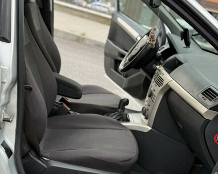 Серый Опель Астра, объемом двигателя 1.7 л и пробегом 228 тыс. км за 4899 $, фото 55 на Automoto.ua