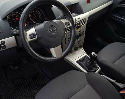 Опель Астра 2008 у Луцьку на Automoto.ua Сірий Опель Астра, об'ємом двигуна 1.69 л та пробігом 238 тис. км за 5650 $, фото 5 на Automoto.ua