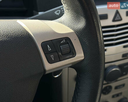 Сірий Опель Астра, об'ємом двигуна 1.69 л та пробігом 84 тис. км за 7400 $, фото 38 на Automoto.ua