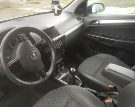 Серый Опель Астра, объемом двигателя 1.7 л и пробегом 285 тыс. км за 5500 $, фото 28 на Automoto.ua