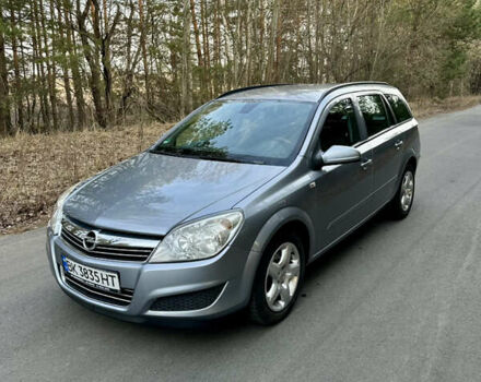 Серый Опель Астра, объемом двигателя 1.6 л и пробегом 216 тыс. км за 5600 $, фото 2 на Automoto.ua