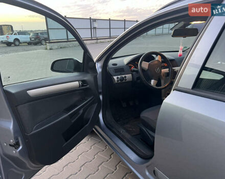 Серый Опель Астра, объемом двигателя 1.6 л и пробегом 234 тыс. км за 5700 $, фото 24 на Automoto.ua