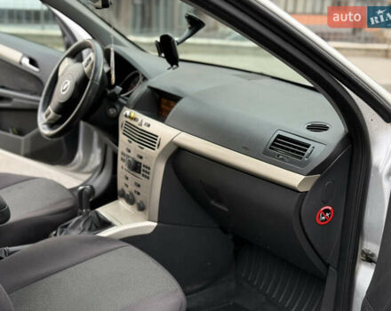 Серый Опель Астра, объемом двигателя 1.7 л и пробегом 228 тыс. км за 4899 $, фото 56 на Automoto.ua