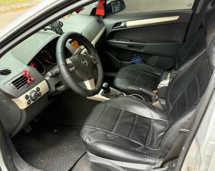 Серый Опель Астра, объемом двигателя 1.7 л и пробегом 228 тыс. км за 5600 $, фото 5 на Automoto.ua