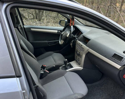 Серый Опель Астра, объемом двигателя 1.6 л и пробегом 216 тыс. км за 5600 $, фото 13 на Automoto.ua