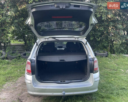 Серый Опель Астра, объемом двигателя 1.7 л и пробегом 260 тыс. км за 4750 $, фото 16 на Automoto.ua