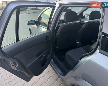 Серый Опель Астра, объемом двигателя 1.6 л и пробегом 234 тыс. км за 5700 $, фото 19 на Automoto.ua