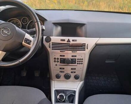 Серый Опель Астра, объемом двигателя 1.7 л и пробегом 253 тыс. км за 4600 $, фото 10 на Automoto.ua