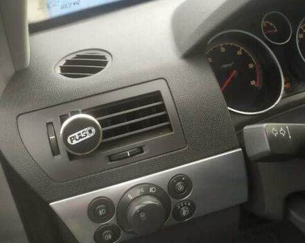 Серый Опель Астра, объемом двигателя 1.7 л и пробегом 285 тыс. км за 5500 $, фото 31 на Automoto.ua