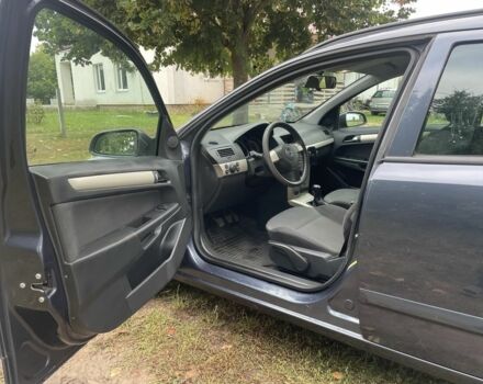 Серый Опель Астра, объемом двигателя 1.4 л и пробегом 224 тыс. км за 5500 $, фото 9 на Automoto.ua