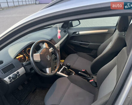 Серый Опель Астра, объемом двигателя 1.6 л и пробегом 234 тыс. км за 5700 $, фото 26 на Automoto.ua