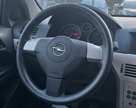 Серый Опель Астра, объемом двигателя 1.4 л и пробегом 220 тыс. км за 5500 $, фото 12 на Automoto.ua