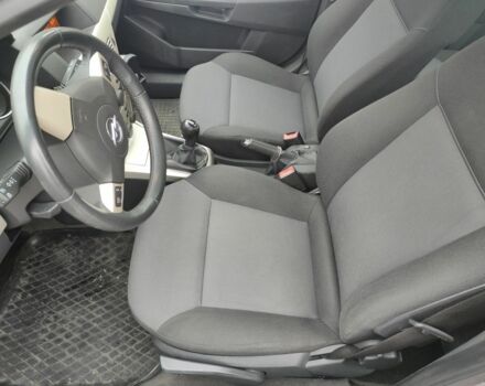 Серый Опель Астра, объемом двигателя 1.7 л и пробегом 215 тыс. км за 5249 $, фото 6 на Automoto.ua