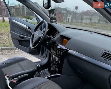 Серый Опель Астра, объемом двигателя 1.6 л и пробегом 251 тыс. км за 6100 $, фото 38 на Automoto.ua