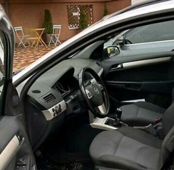 Серый Опель Астра, объемом двигателя 1.7 л и пробегом 280 тыс. км за 4999 $, фото 3 на Automoto.ua