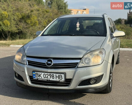 Серый Опель Астра, объемом двигателя 1.9 л и пробегом 255 тыс. км за 4300 $, фото 11 на Automoto.ua