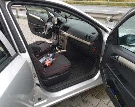 Серый Опель Астра, объемом двигателя 1.7 л и пробегом 228 тыс. км за 4900 $, фото 5 на Automoto.ua