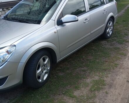 Серый Опель Астра, объемом двигателя 1.7 л и пробегом 260 тыс. км за 4800 $, фото 2 на Automoto.ua