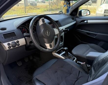 Серый Опель Астра, объемом двигателя 1.7 л и пробегом 320 тыс. км за 4600 $, фото 7 на Automoto.ua