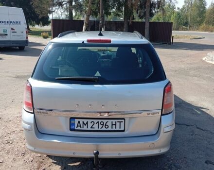 Серый Опель Астра, объемом двигателя 1.7 л и пробегом 325 тыс. км за 4650 $, фото 2 на Automoto.ua