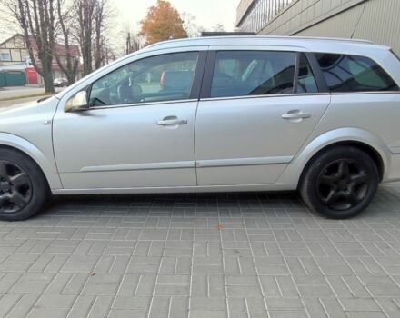 Серый Опель Астра, объемом двигателя 1.7 л и пробегом 370 тыс. км за 4600 $, фото 5 на Automoto.ua