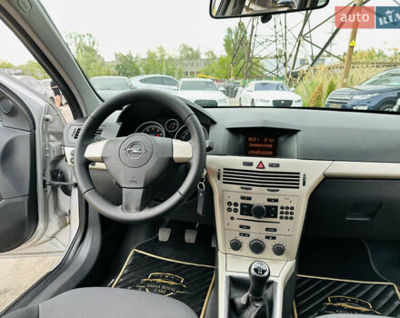 Серый Опель Астра, объемом двигателя 1.6 л и пробегом 154 тыс. км за 7200 $, фото 20 на Automoto.ua