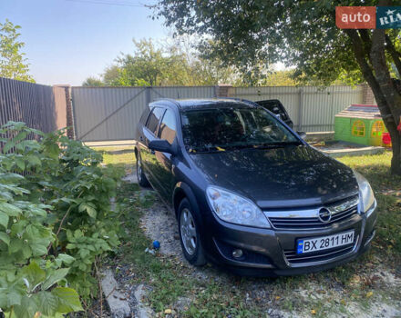 Серый Опель Астра, объемом двигателя 1.6 л и пробегом 240 тыс. км за 5100 $, фото 2 на Automoto.ua