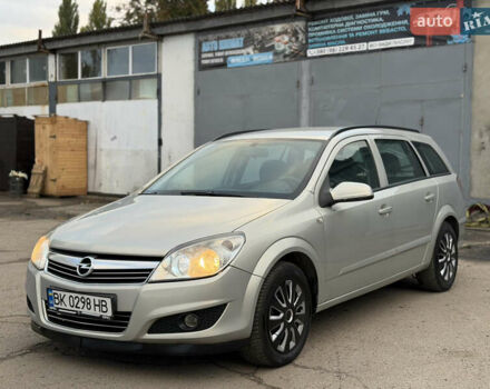 Опель Астра 2008 в Ровно на Automoto.ua Серый Опель Астра, объемом двигателя 1.91 л и пробегом 255 тыс. км за 4300 $, фото 4 на Automoto.ua