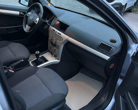 Серый Опель Астра, объемом двигателя 1.6 л и пробегом 191 тыс. км за 5200 $, фото 8 на Automoto.ua