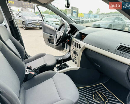 Серый Опель Астра, объемом двигателя 1.6 л и пробегом 154 тыс. км за 7200 $, фото 23 на Automoto.ua