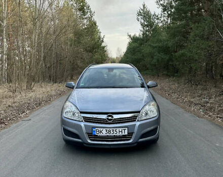 Серый Опель Астра, объемом двигателя 1.6 л и пробегом 216 тыс. км за 5600 $, фото 1 на Automoto.ua