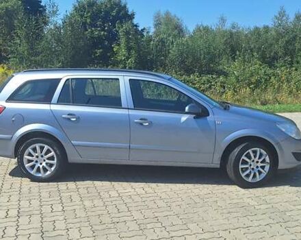 Серый Опель Астра, объемом двигателя 1.7 л и пробегом 253 тыс. км за 4600 $, фото 4 на Automoto.ua