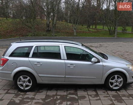 Серый Опель Астра, объемом двигателя 1.69 л и пробегом 239 тыс. км за 4999 $, фото 5 на Automoto.ua