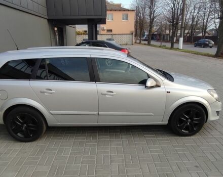 Серый Опель Астра, объемом двигателя 1.7 л и пробегом 370 тыс. км за 4600 $, фото 1 на Automoto.ua