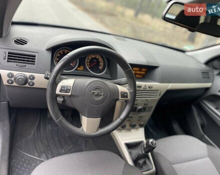 Серый Опель Астра, объемом двигателя 1.4 л и пробегом 193 тыс. км за 4900 $, фото 18 на Automoto.ua