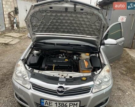 Серый Опель Астра, объемом двигателя 1.6 л и пробегом 230 тыс. км за 5200 $, фото 5 на Automoto.ua