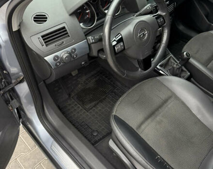 Серый Опель Астра, объемом двигателя 1.6 л и пробегом 289 тыс. км за 4200 $, фото 7 на Automoto.ua