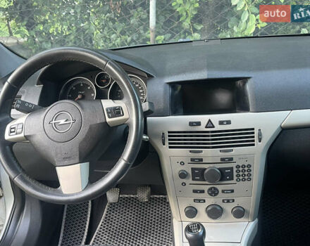 Серый Опель Астра, объемом двигателя 1.7 л и пробегом 260 тыс. км за 4750 $, фото 25 на Automoto.ua