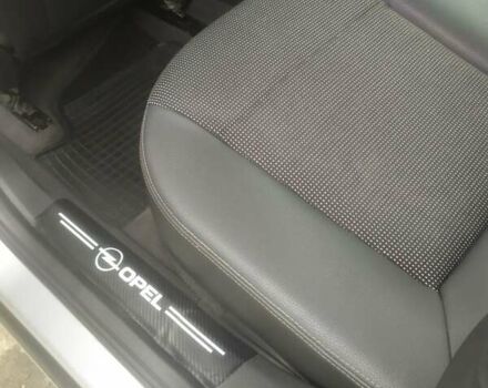 Серый Опель Астра, объемом двигателя 1.7 л и пробегом 285 тыс. км за 5500 $, фото 9 на Automoto.ua