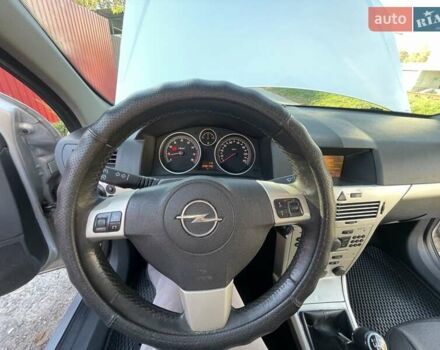 Серый Опель Астра, объемом двигателя 1.6 л и пробегом 240 тыс. км за 4800 $, фото 13 на Automoto.ua