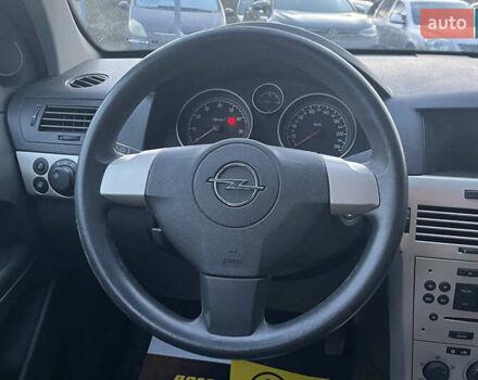 Серый Опель Астра, объемом двигателя 1.36 л и пробегом 220 тыс. км за 5500 $, фото 11 на Automoto.ua