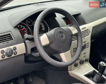 Опель Астра 2008 в Виннице на Automoto.ua Серый Опель Астра, объемом двигателя 1.8 л и пробегом 166 тыс. км за 6499 $, фото 42 на Automoto.ua