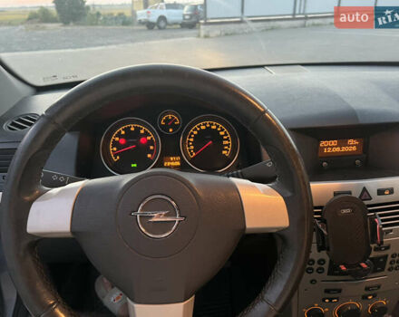 Серый Опель Астра, объемом двигателя 1.6 л и пробегом 234 тыс. км за 5700 $, фото 28 на Automoto.ua