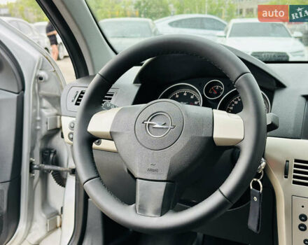 Серый Опель Астра, объемом двигателя 1.6 л и пробегом 154 тыс. км за 7200 $, фото 21 на Automoto.ua