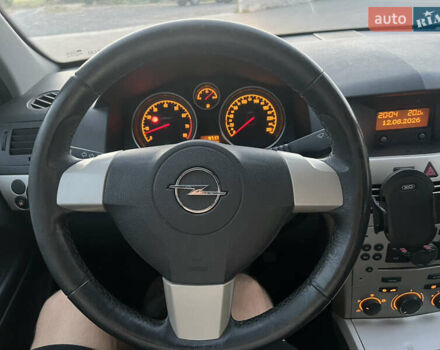 Серый Опель Астра, объемом двигателя 1.6 л и пробегом 234 тыс. км за 5700 $, фото 40 на Automoto.ua