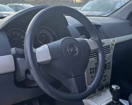 Серый Опель Астра, объемом двигателя 1.4 л и пробегом 220 тыс. км за 5500 $, фото 9 на Automoto.ua