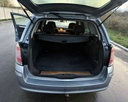 Опель Астра 2008 в Андрушевке на Automoto.ua Серый Опель Астра, объемом двигателя 1.9 л и пробегом 227 тыс. км за 2800 $, фото 9 на Automoto.ua