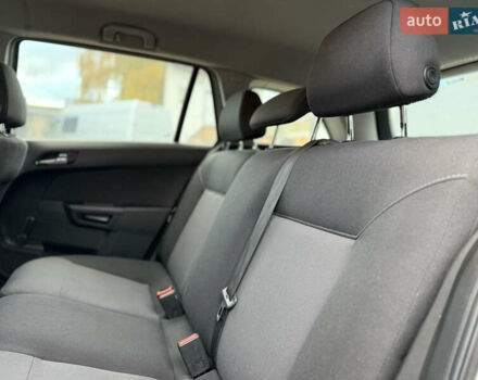 Опель Астра 2008 в Ровно на Automoto.ua Серый Опель Астра, объемом двигателя 1.91 л и пробегом 255 тыс. км за 4300 $, фото 56 на Automoto.ua
