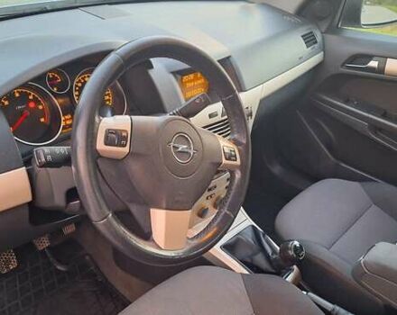 Серый Опель Астра, объемом двигателя 1.7 л и пробегом 253 тыс. км за 4600 $, фото 25 на Automoto.ua