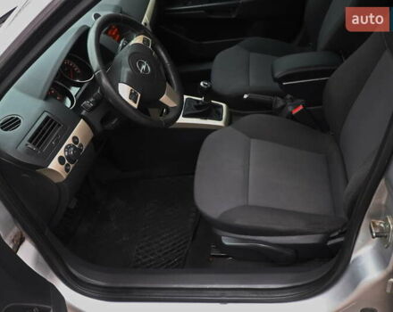 Серый Опель Астра, объемом двигателя 1.69 л и пробегом 239 тыс. км за 4999 $, фото 10 на Automoto.ua